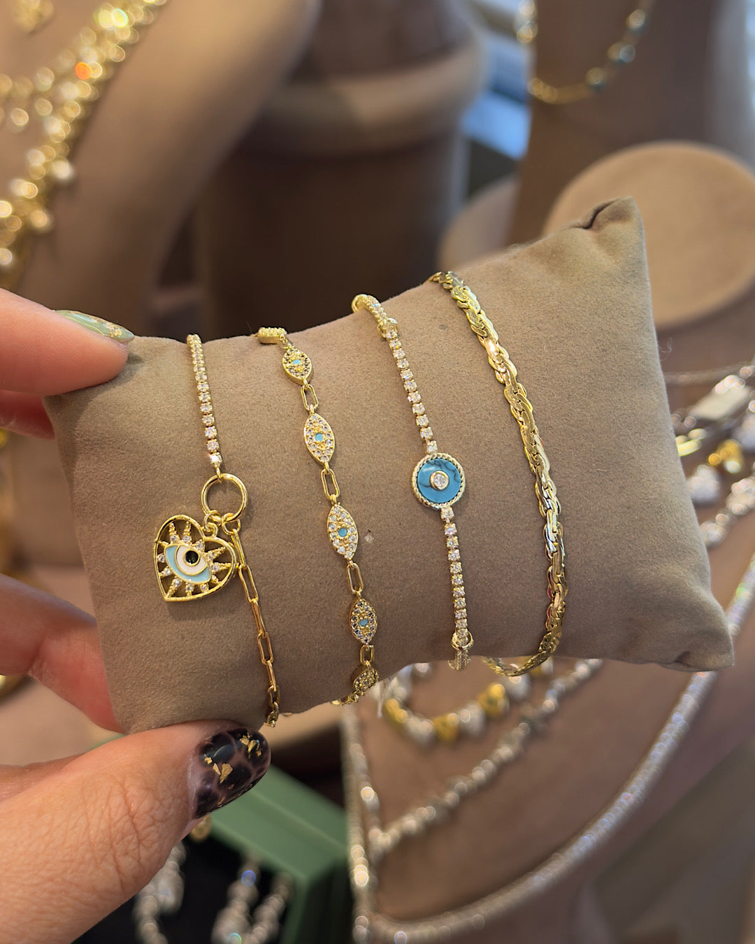 Gözlü Kalp Bileklik