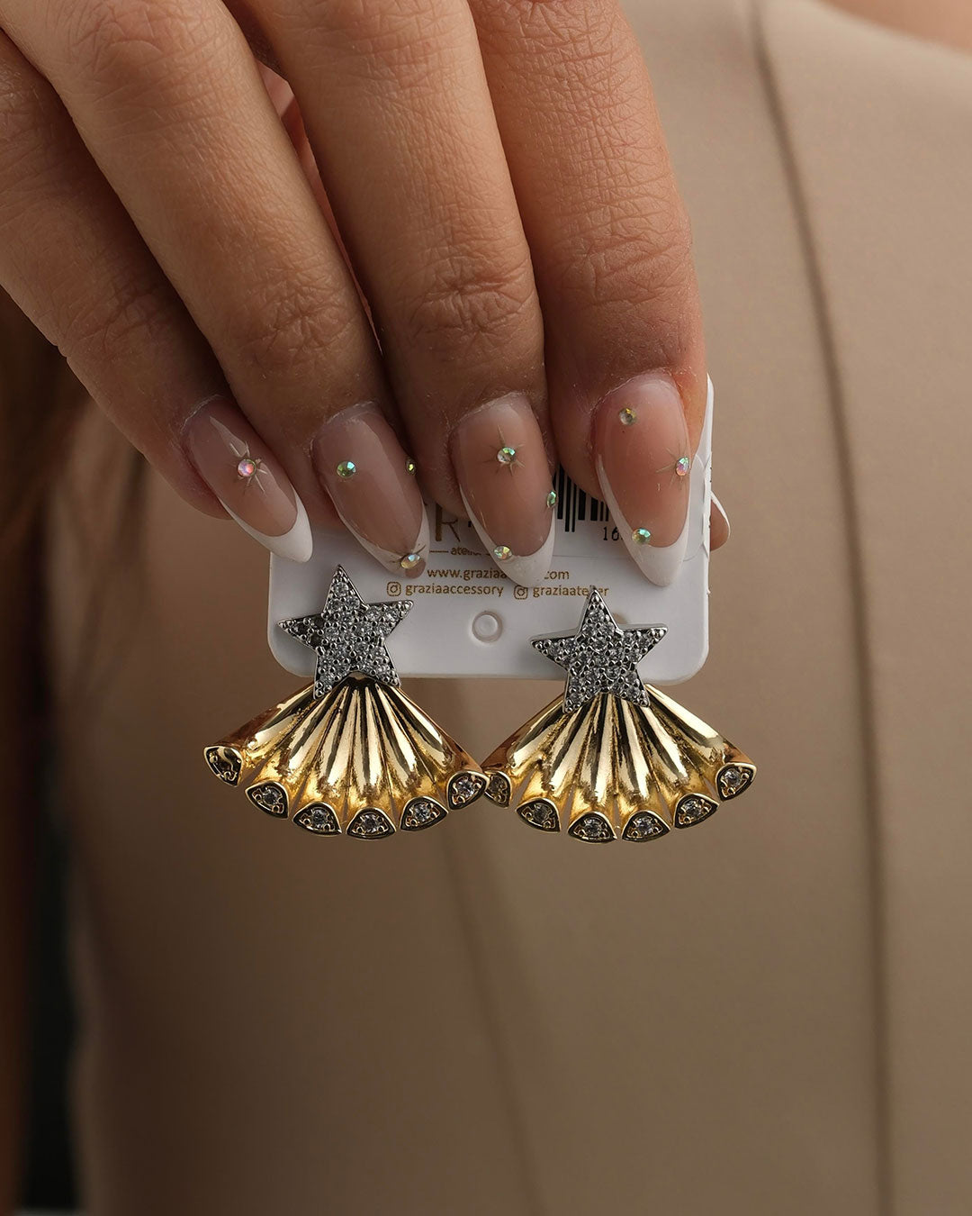 Çift Renk Yıldızlı Deniz Kabuğu Küpe